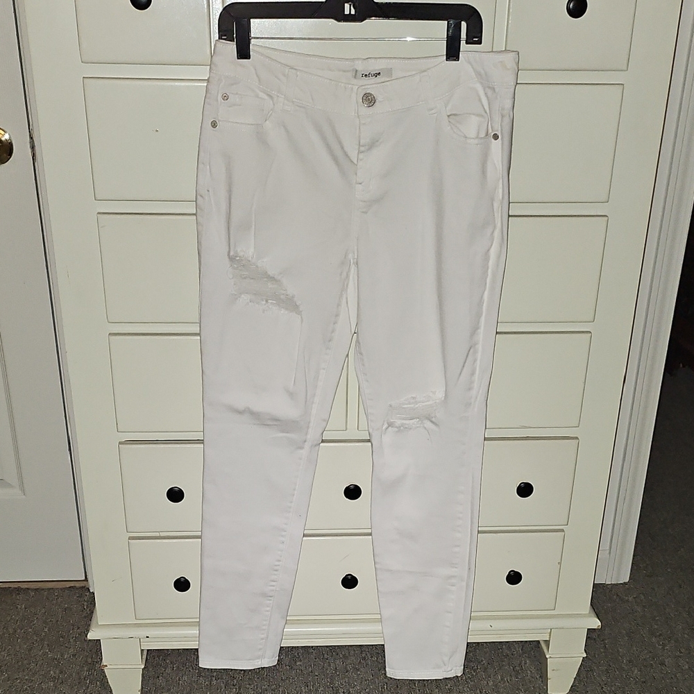 Refuge Classic Cream Denim 💓4/$25